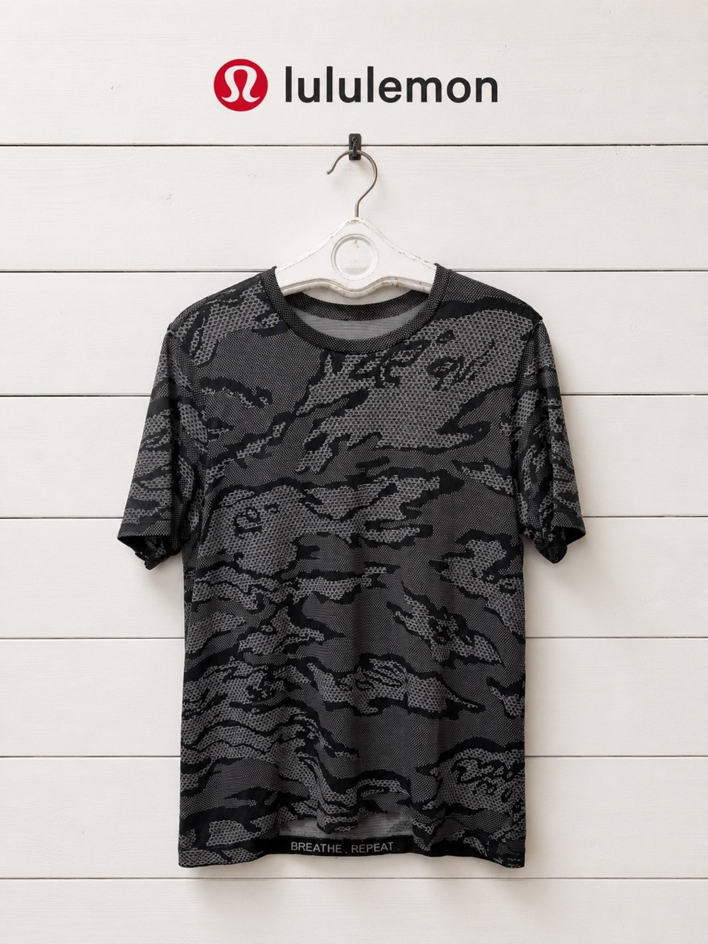 LULULEMON Metal Vent Breathe Short Sleeve City Edition Gray Camo Tee Size L